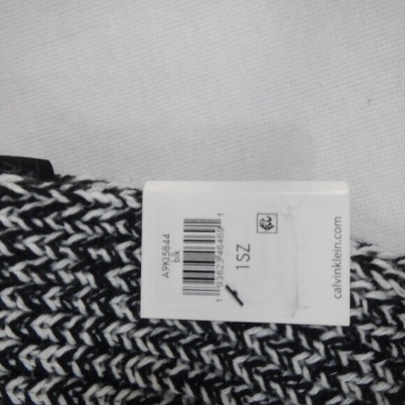 NWT Calvin Klein Infinity Black and White Knit Scarf Unisex - Picture 4 of 10